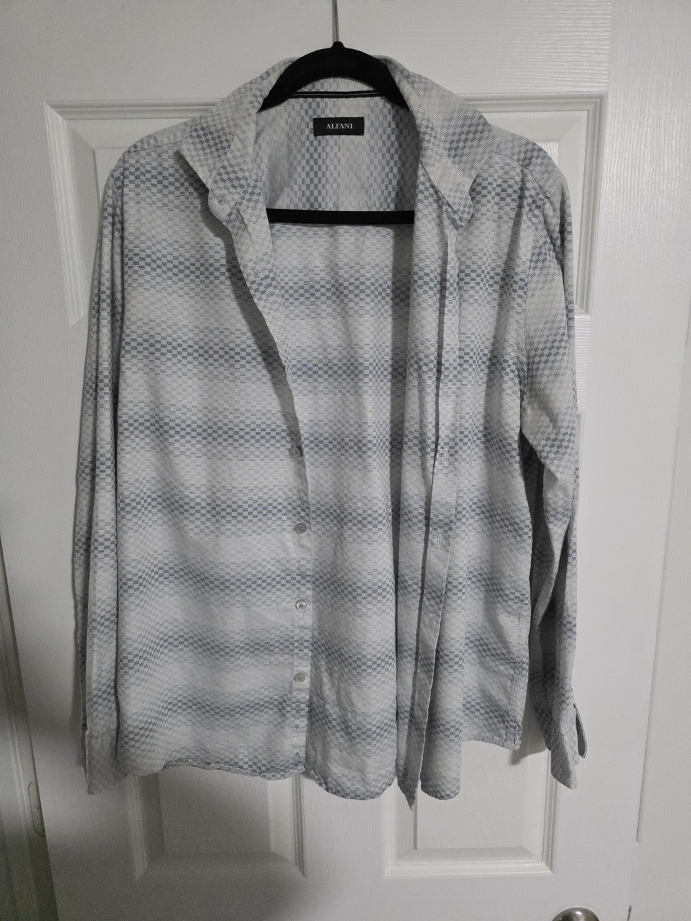 Alfani Gray and White Patterned Casual Button-Down Shirt